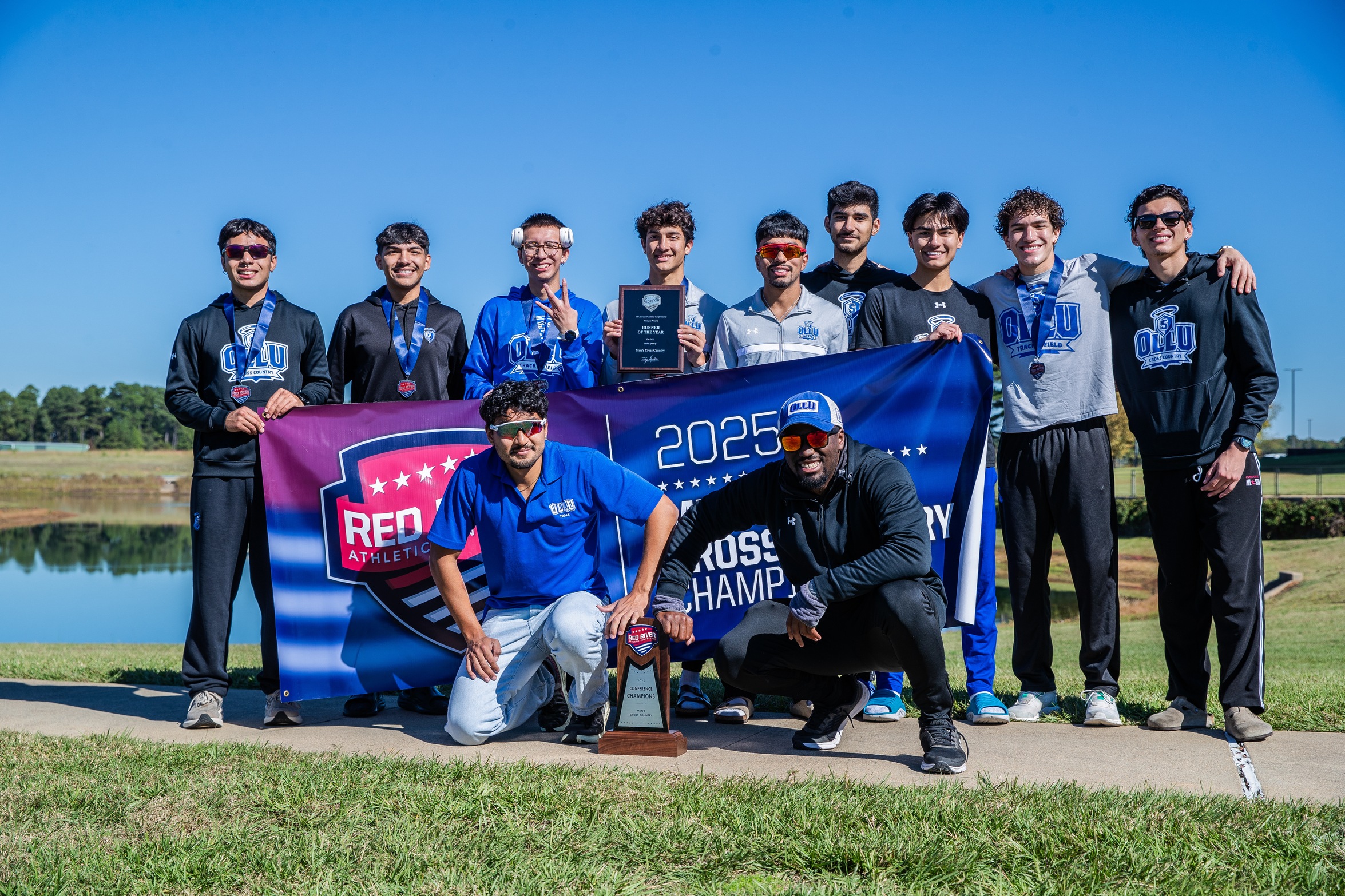 OLLU Claims 10th RRAC Men's Cross Country Championship, Saints Isai Moran Wins Individual Medal